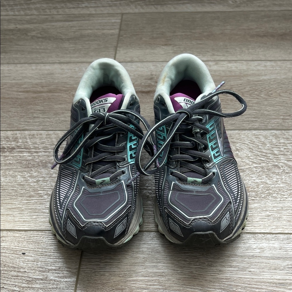 Brooks Women's Gray and Teal Athletic Shoes